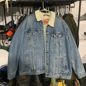 Levi’s | Sherpa Trucker Jacket
